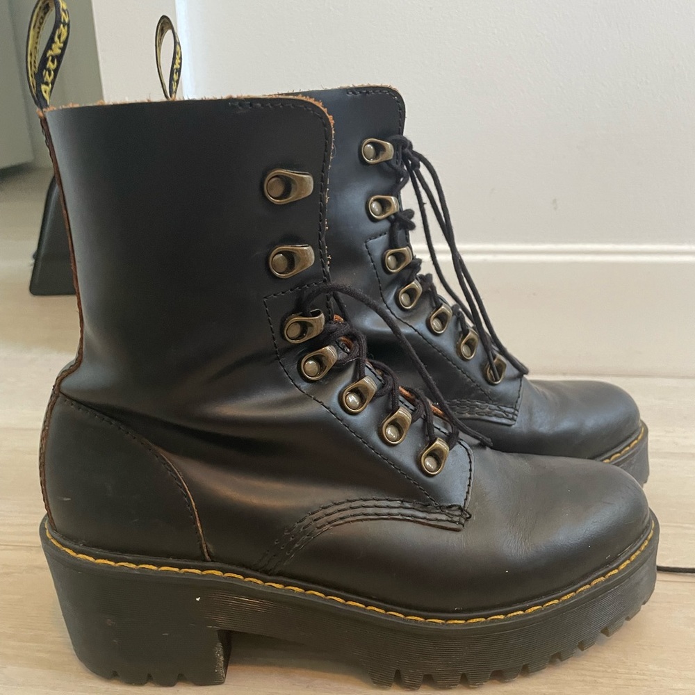 Platform Lace-up Dr. Martian Boots